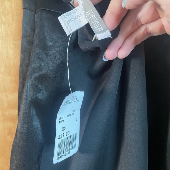 ♥️Forever 21 Black Cocktail Dress - Picture 4 of 5